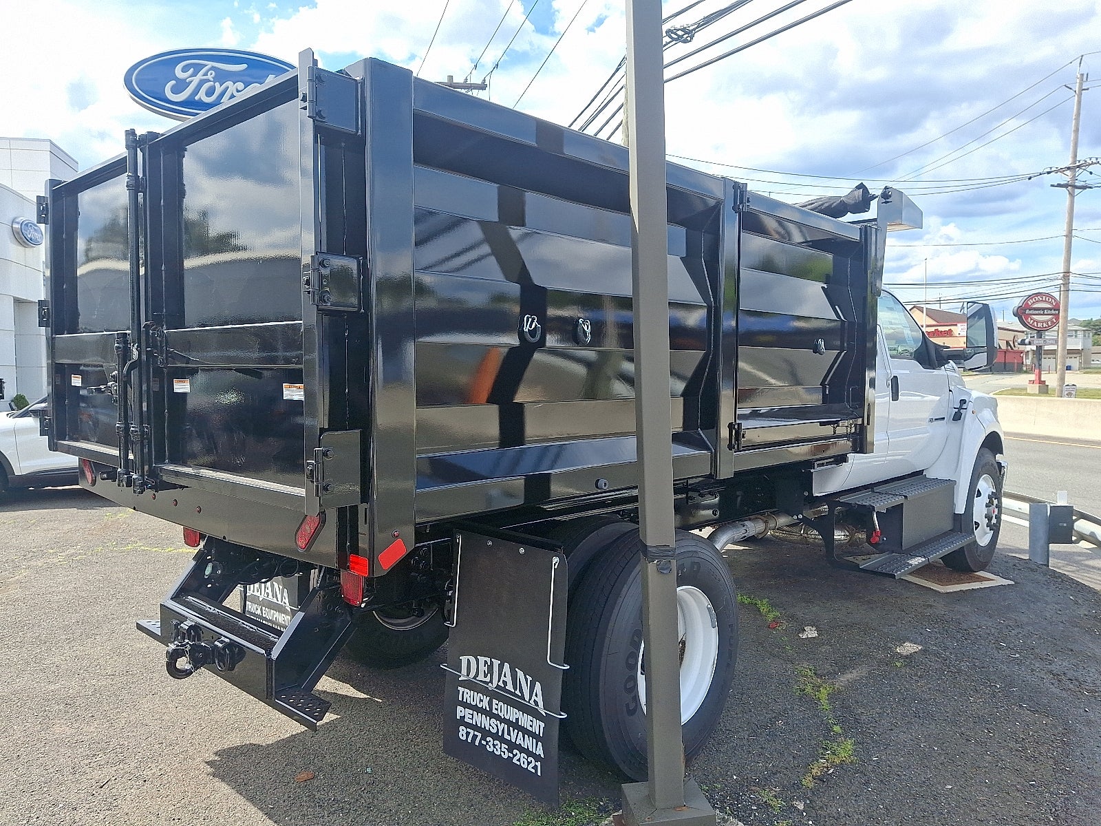 2025 Ford F-750SD Base