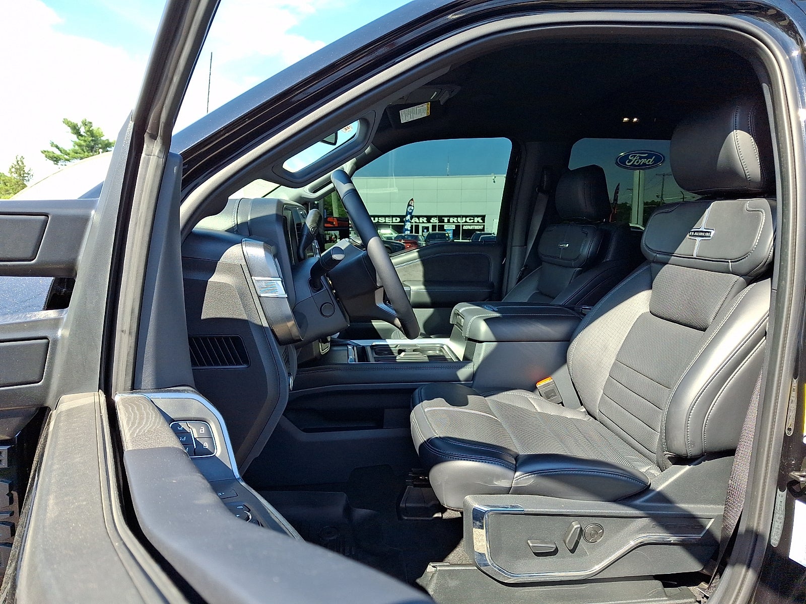 2025 Ford F-350SD Platinum