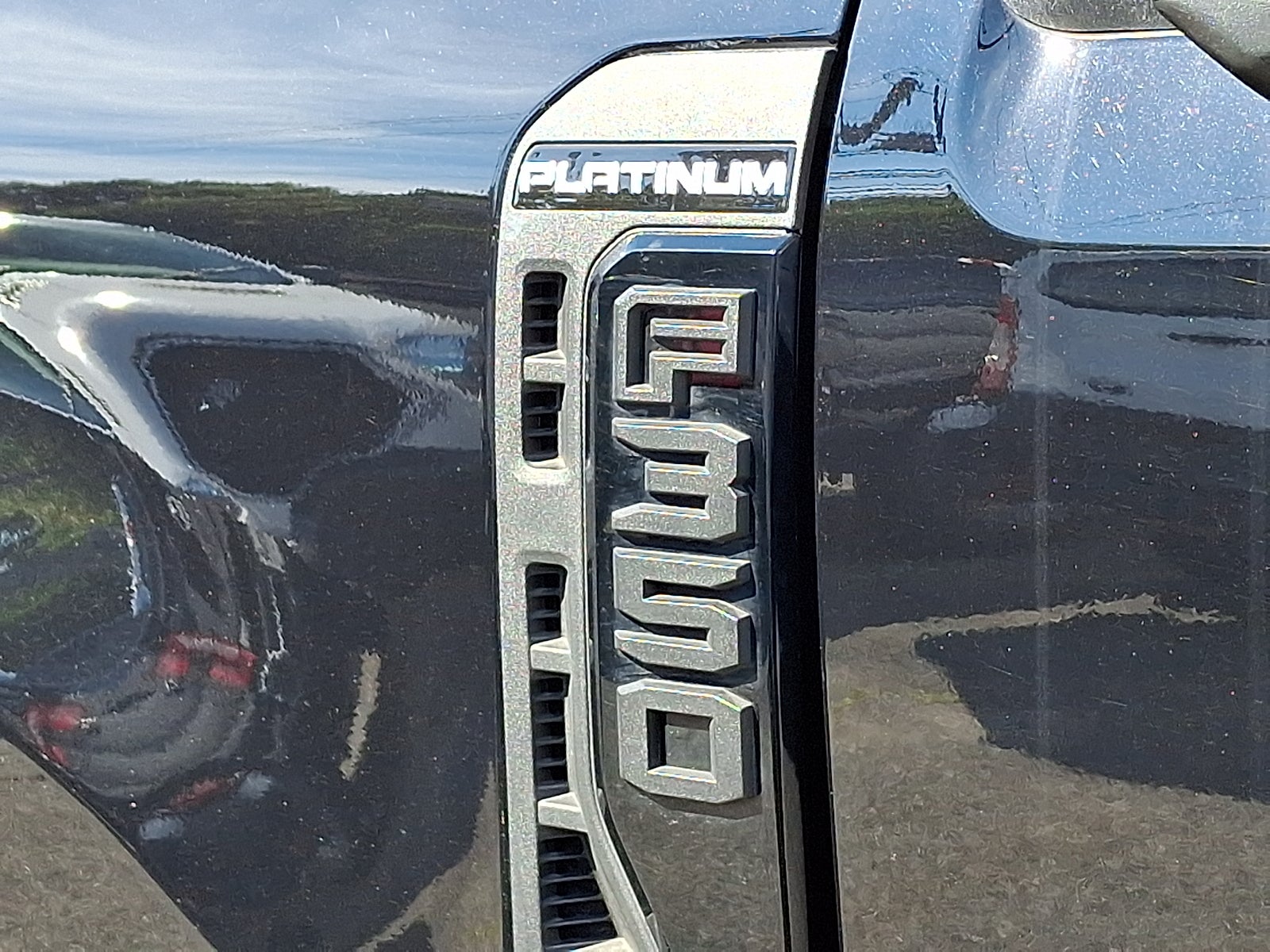 2025 Ford F-350SD Platinum