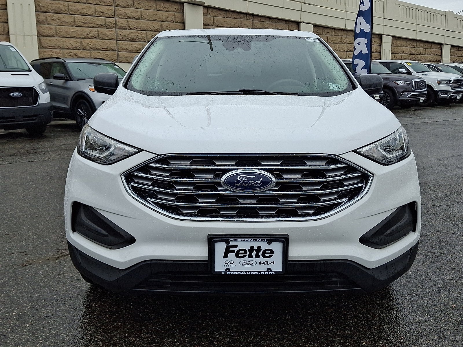 2022 Ford Edge SE