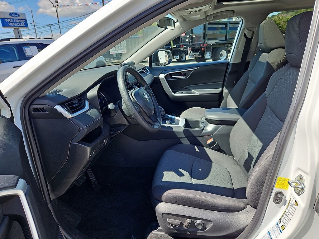 2022 Toyota RAV4 Hybrid XLE