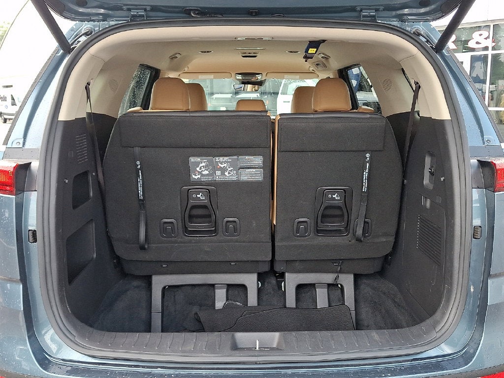 2024 Kia Carnival EX