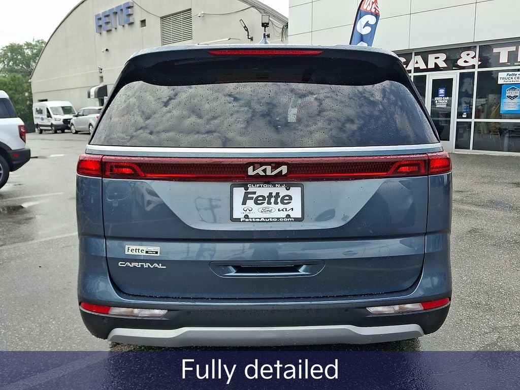 2024 Kia Carnival EX