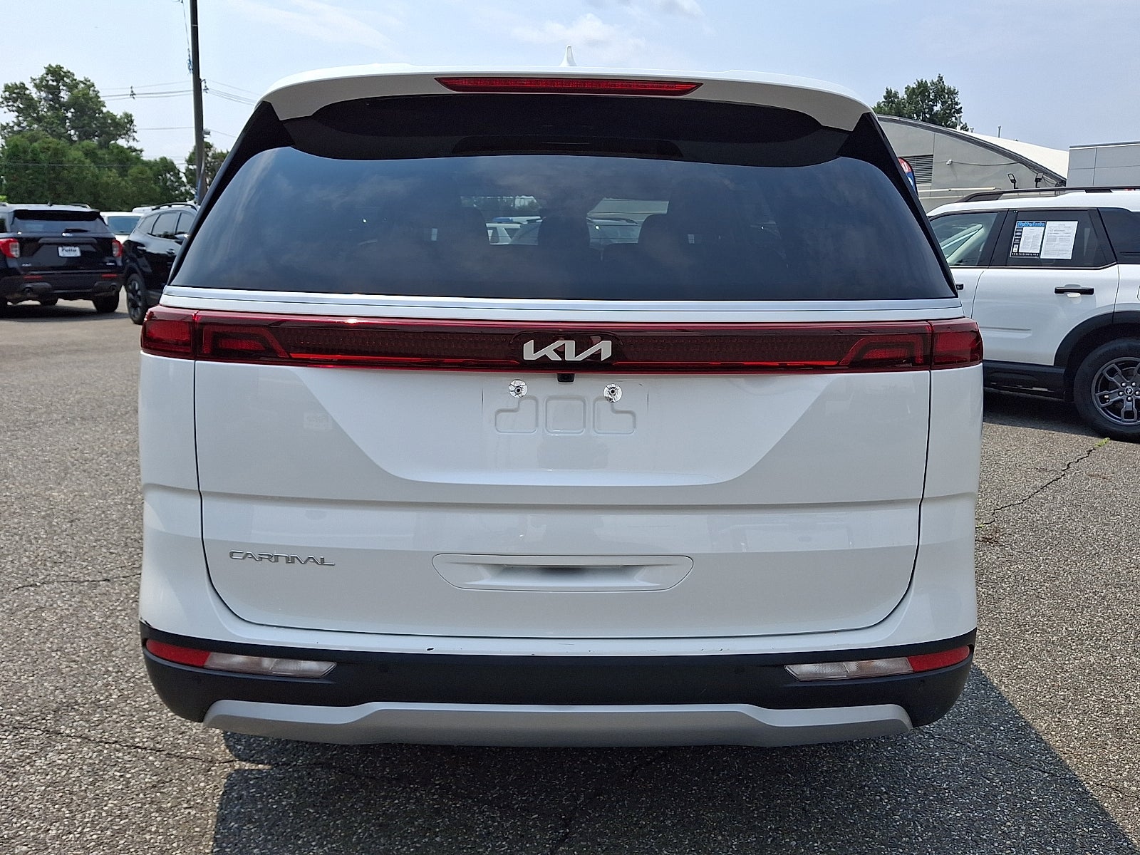 2024 Kia Carnival EX