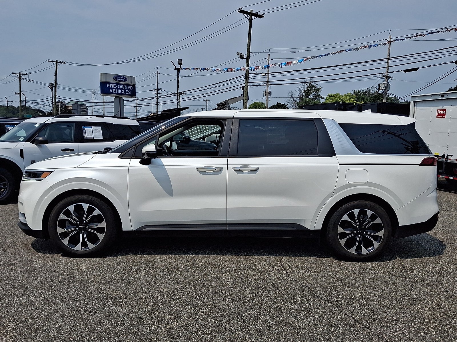 2024 Kia Carnival EX