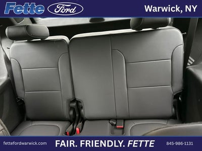 2022 Chevrolet Traverse LT Leather