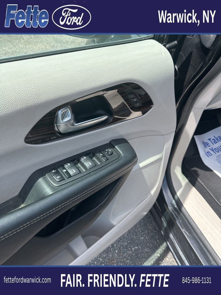 2023 Chrysler Pacifica Hybrid Limited