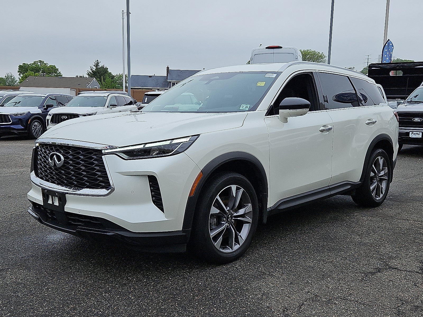 2023 INFINITI QX60 LUXE AWD