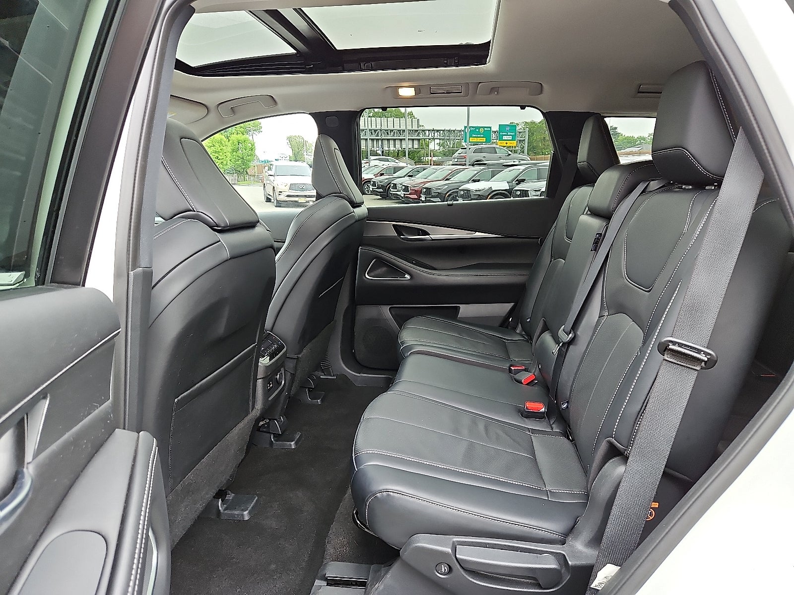 2023 INFINITI QX60 LUXE AWD