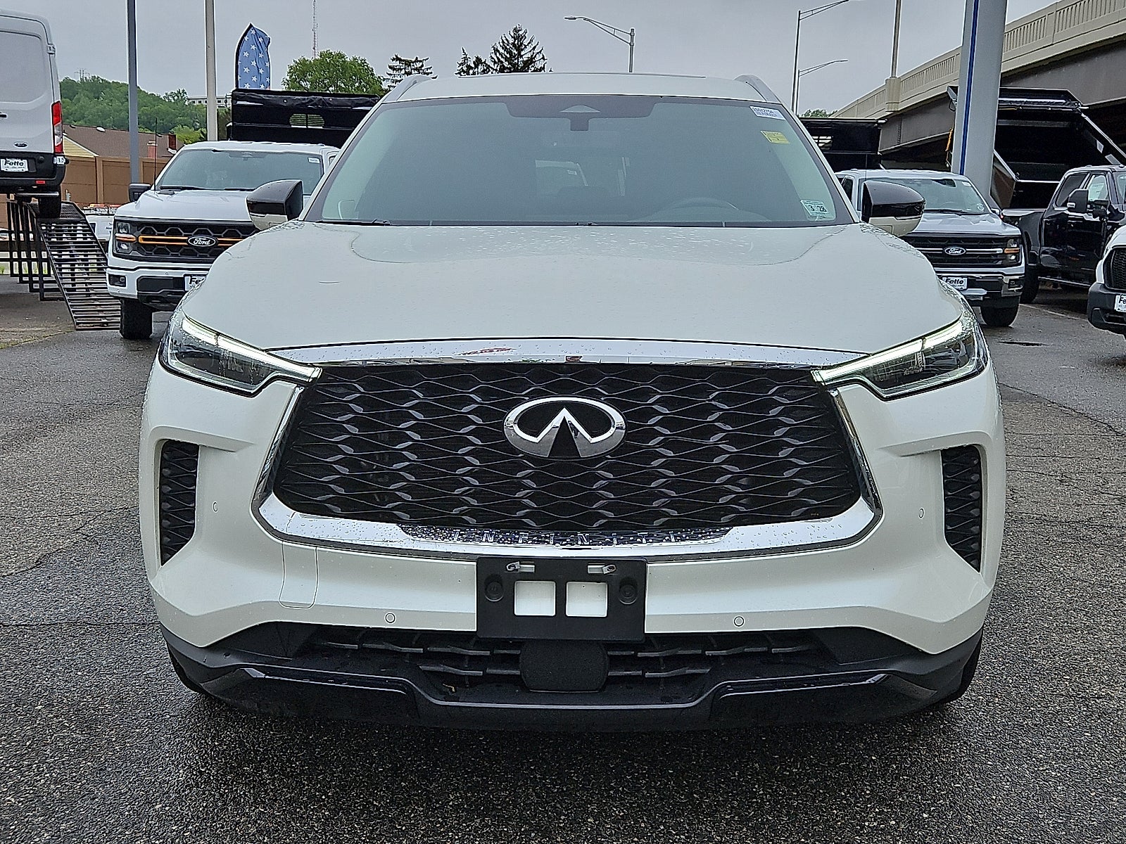 2023 INFINITI QX60 LUXE AWD