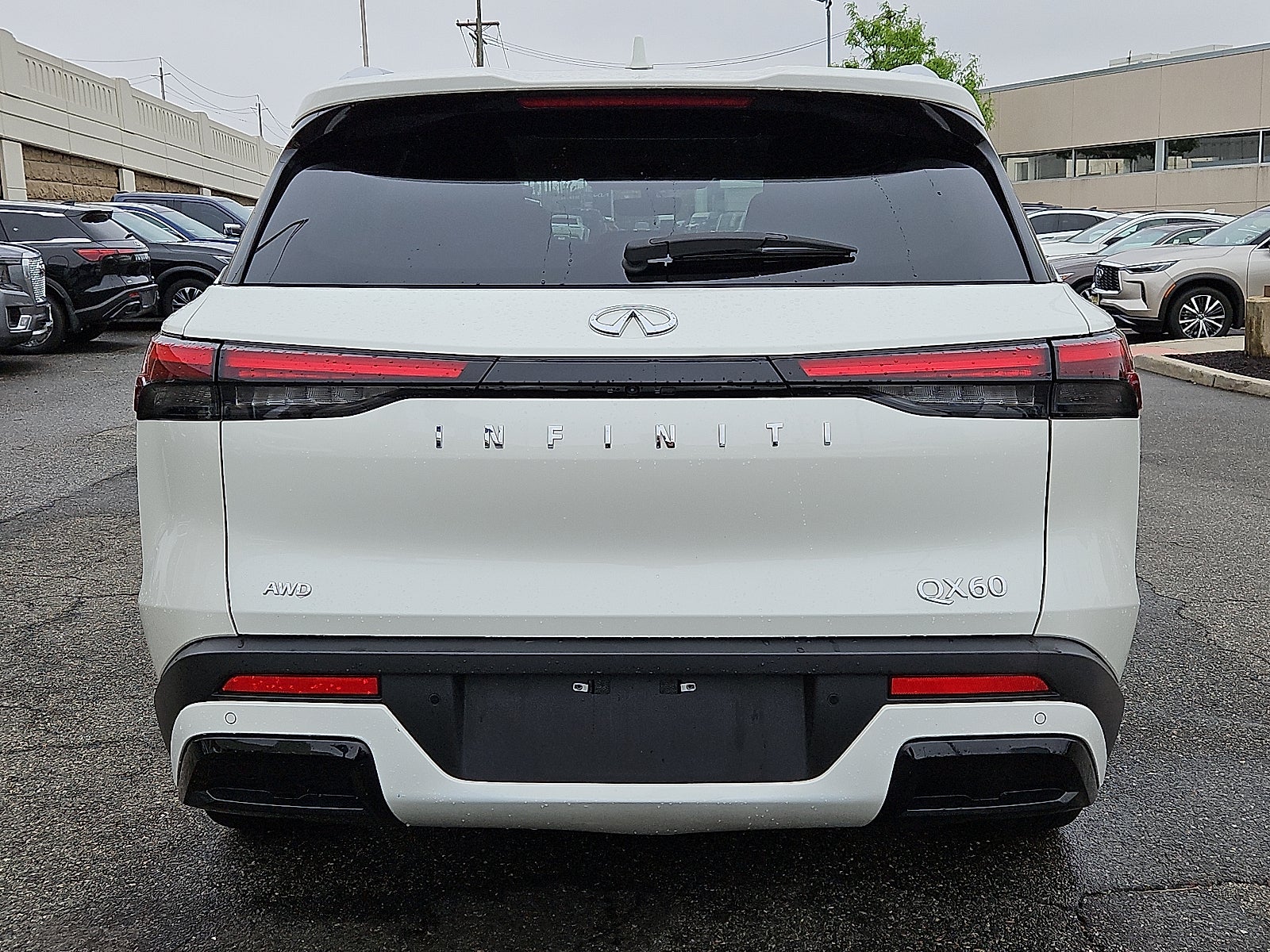 2023 INFINITI QX60 LUXE AWD