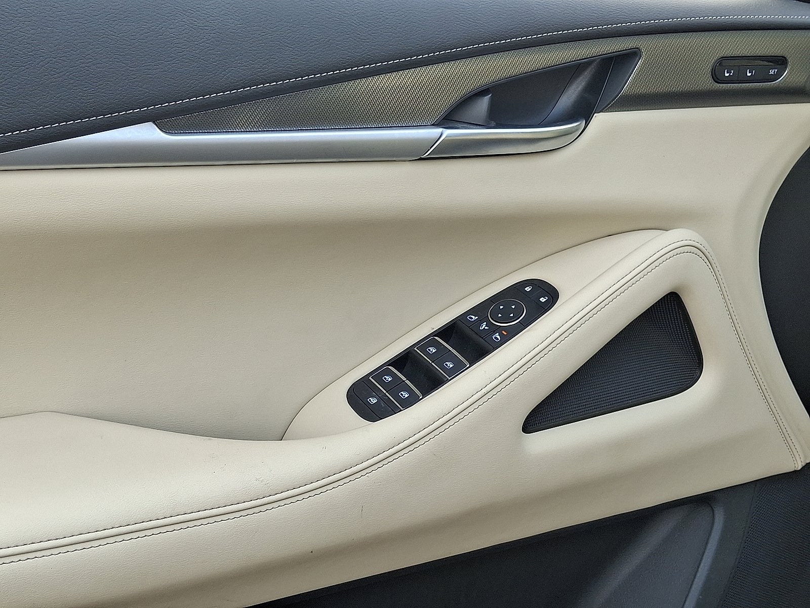 2022 INFINITI QX60 LUXE AWD