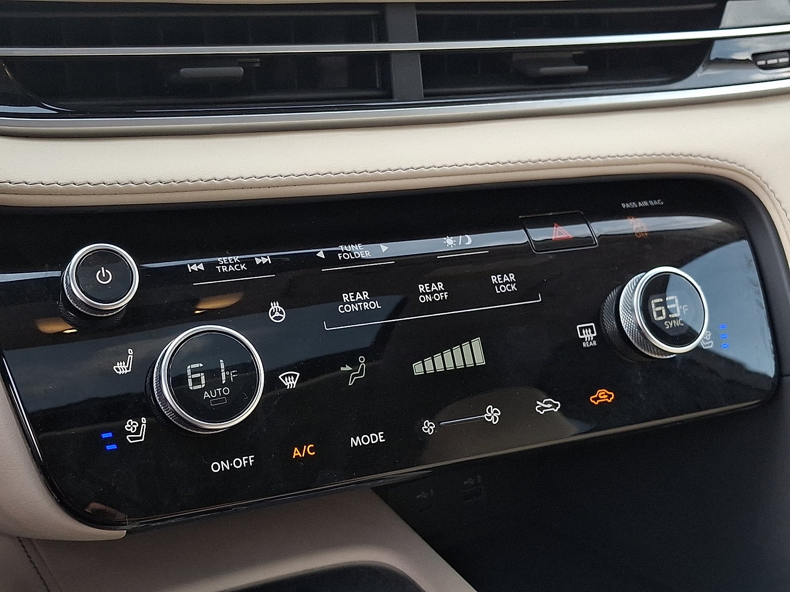 2022 INFINITI QX60 LUXE AWD