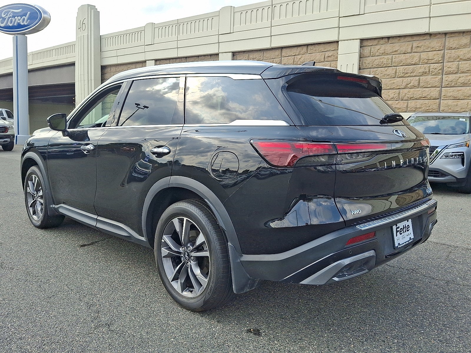 2022 INFINITI QX60 LUXE AWD