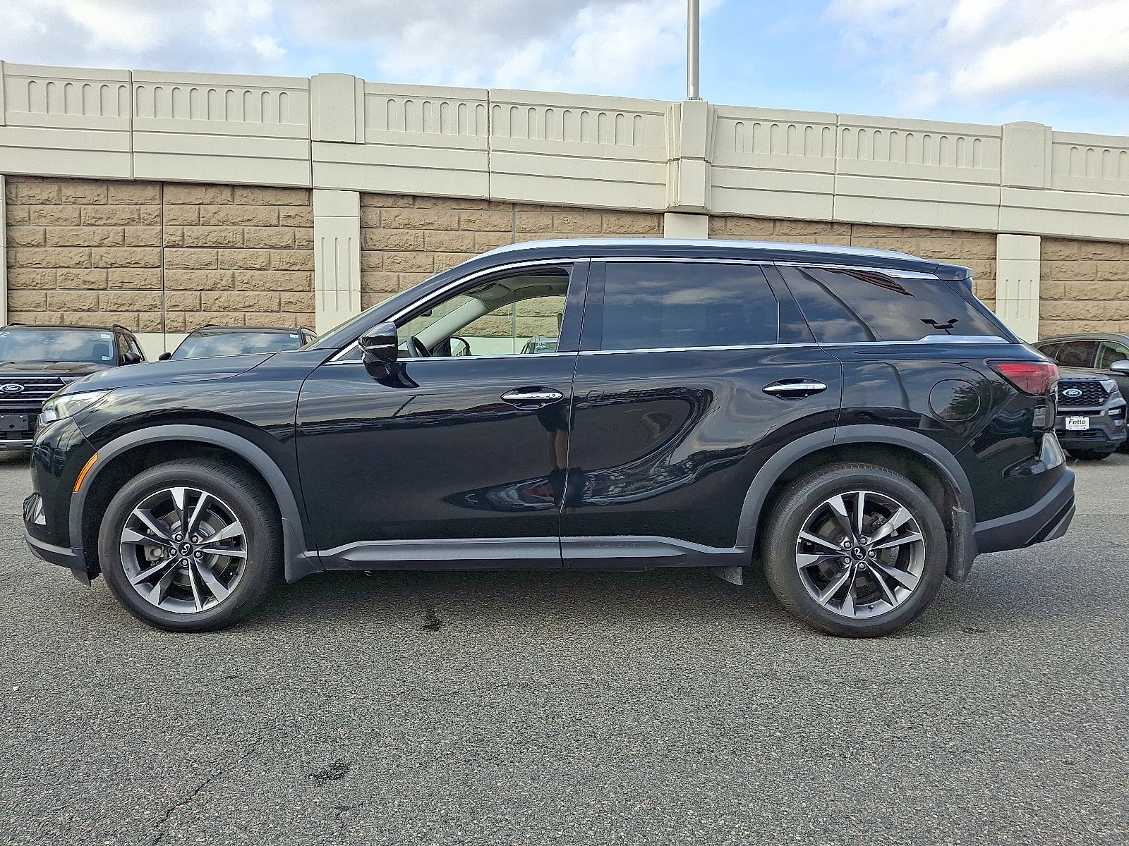 2022 INFINITI QX60 LUXE AWD