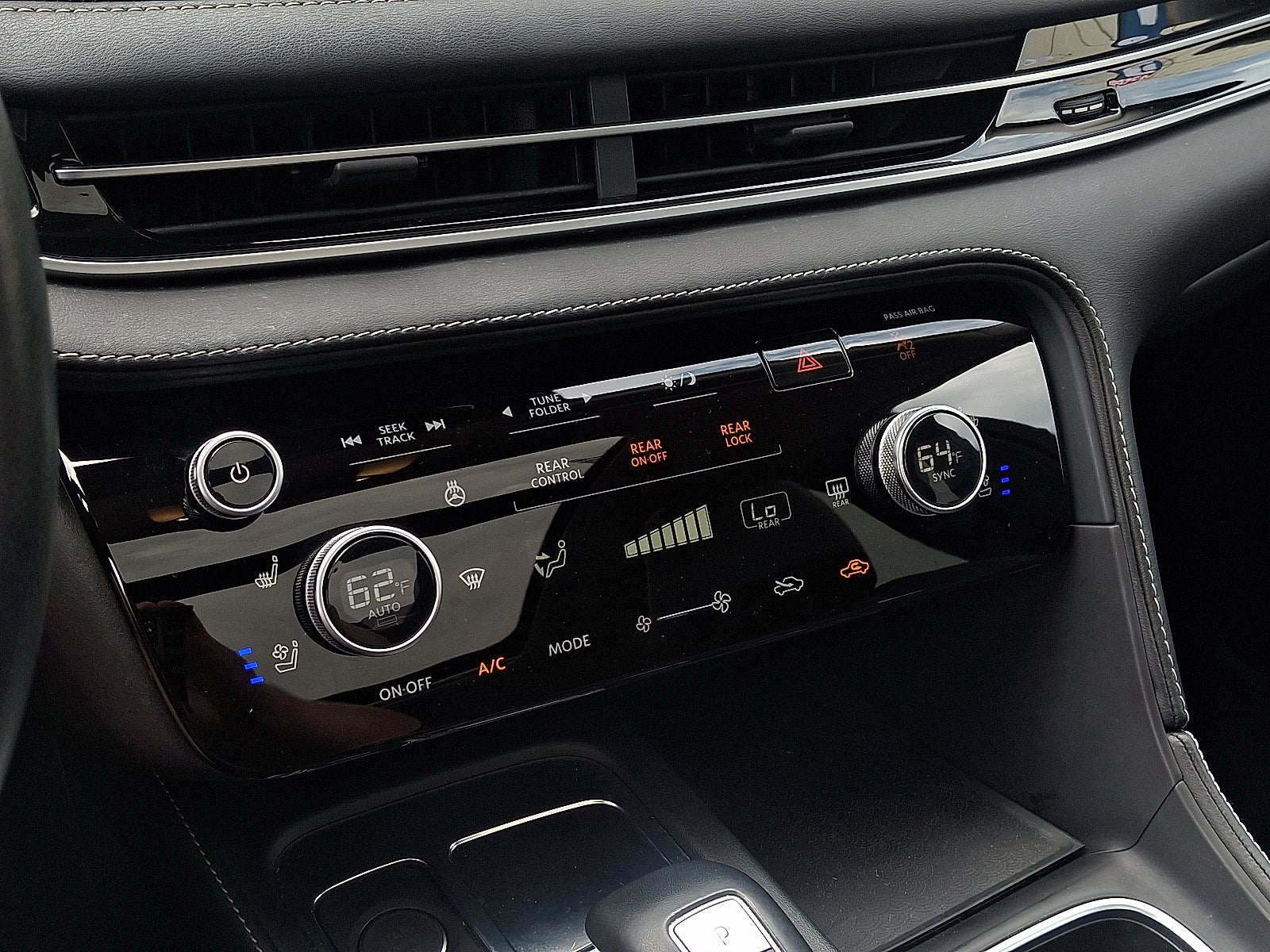 2022 INFINITI QX60 LUXE AWD