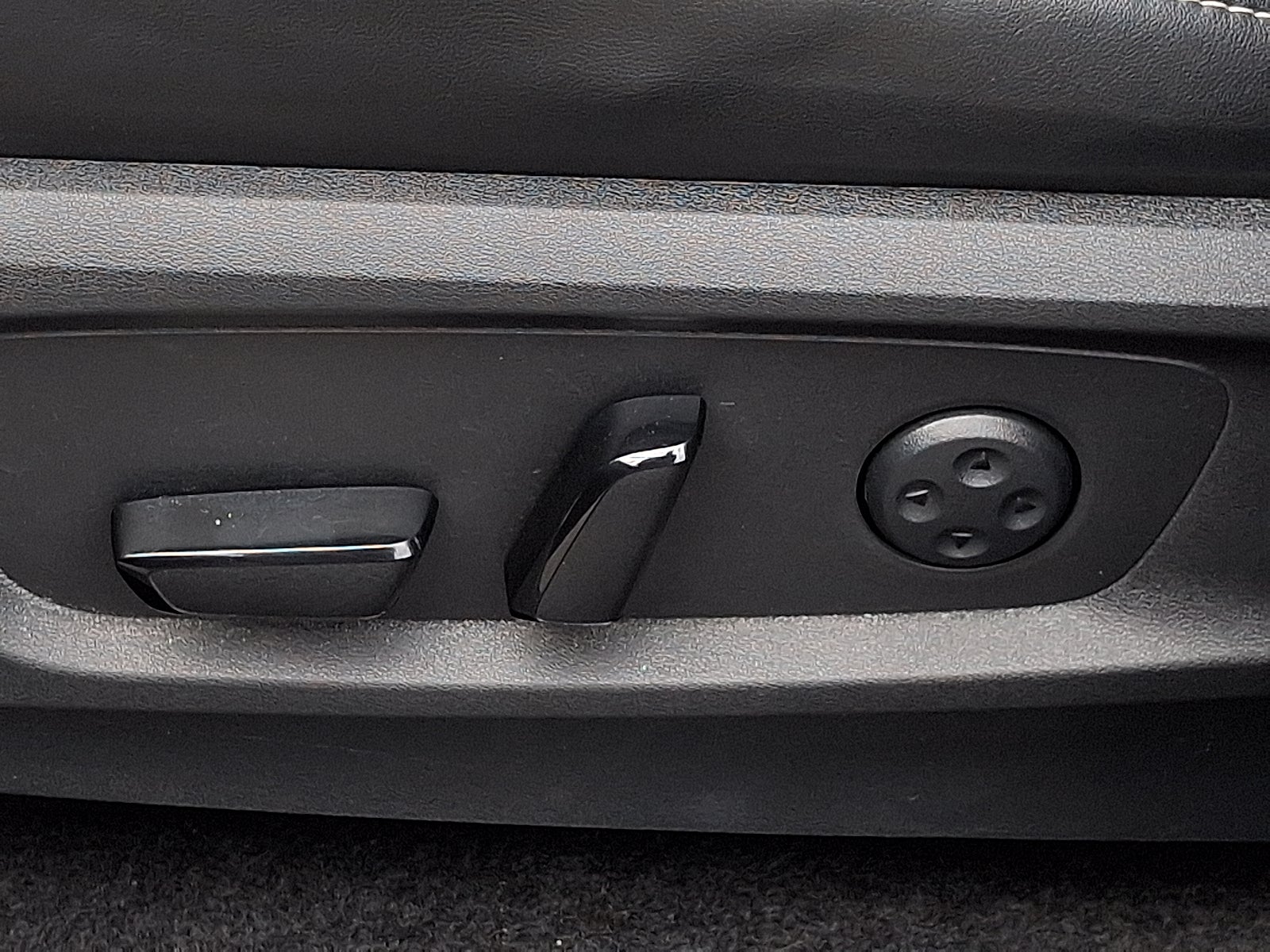 2022 INFINITI QX60 LUXE AWD