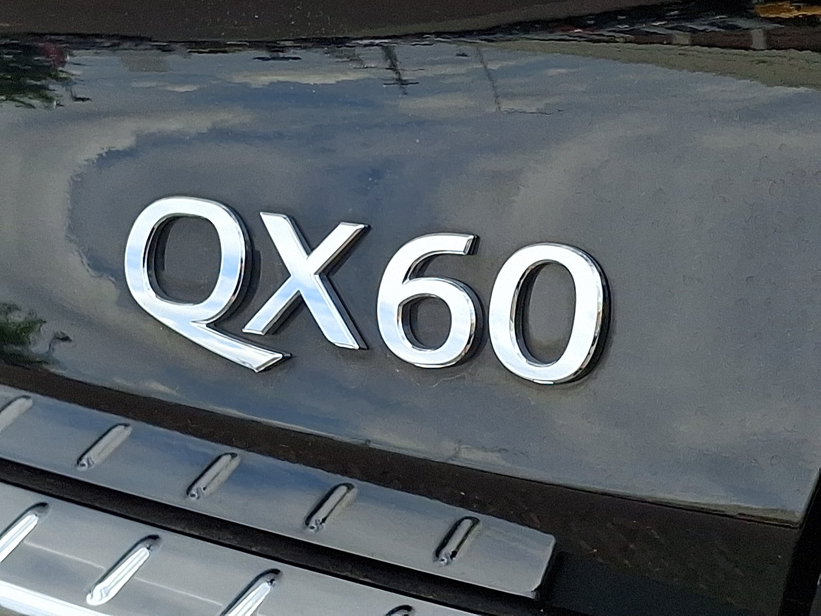 2022 INFINITI QX60 LUXE AWD