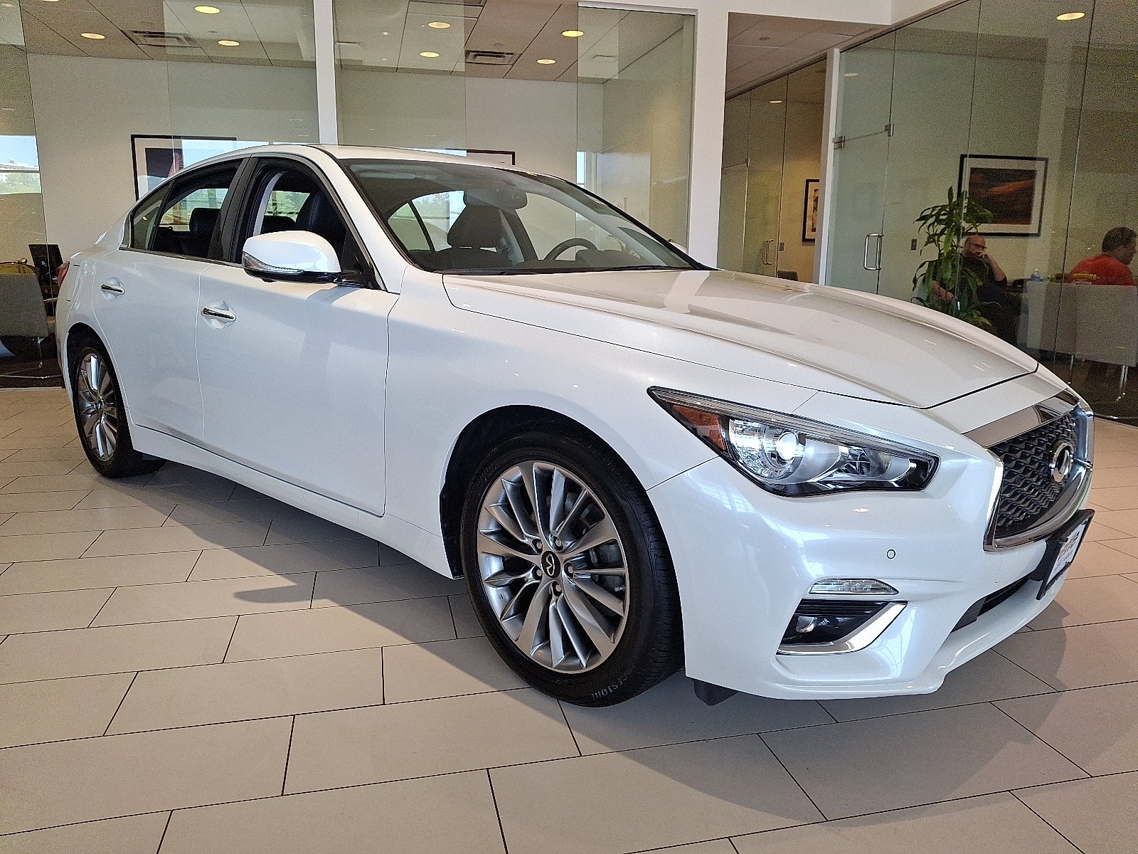 2023 INFINITI Q50 LUXE AWD