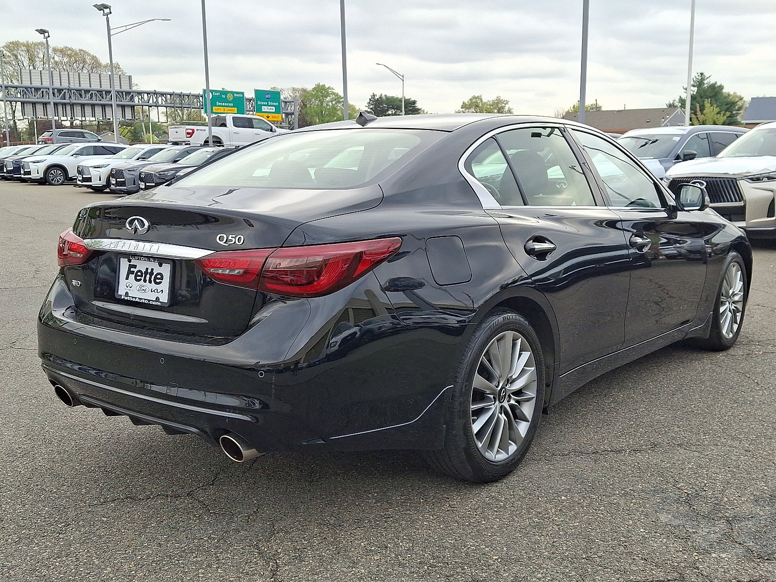 2023 INFINITI Q50 LUXE AWD