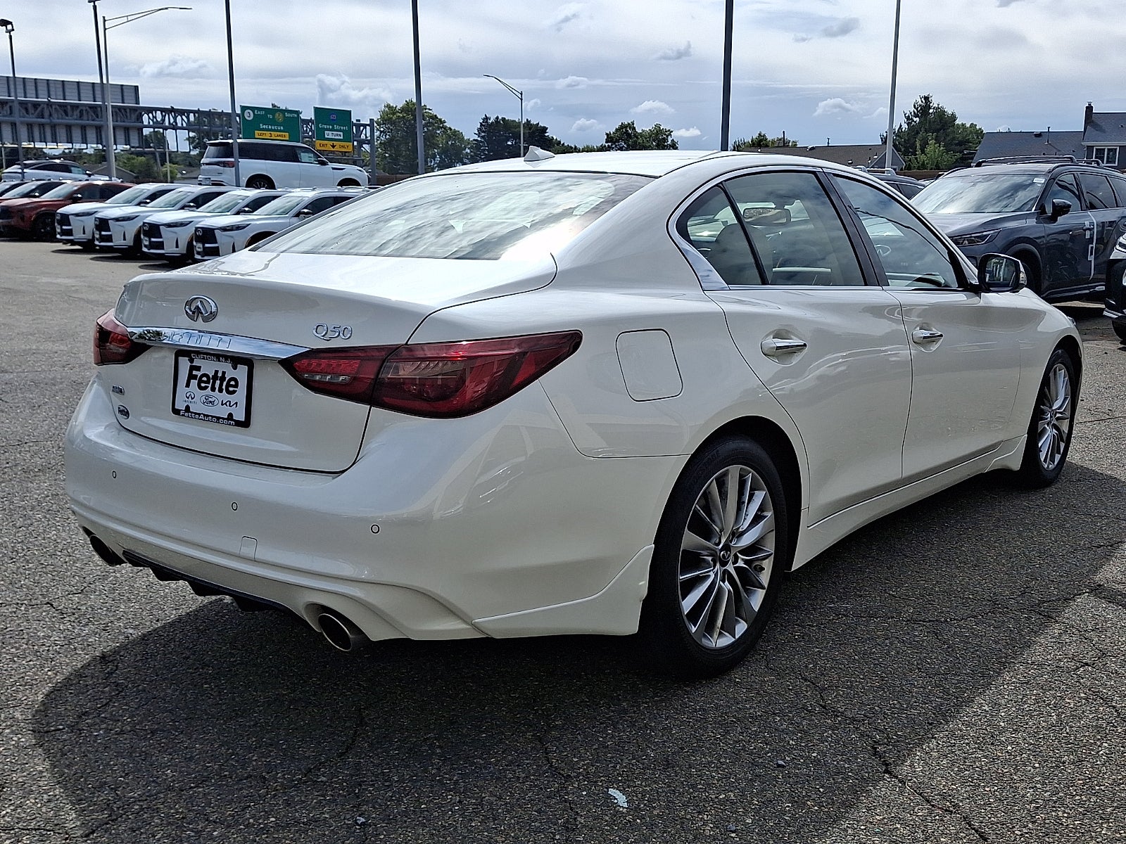 2023 INFINITI Q50 LUXE AWD