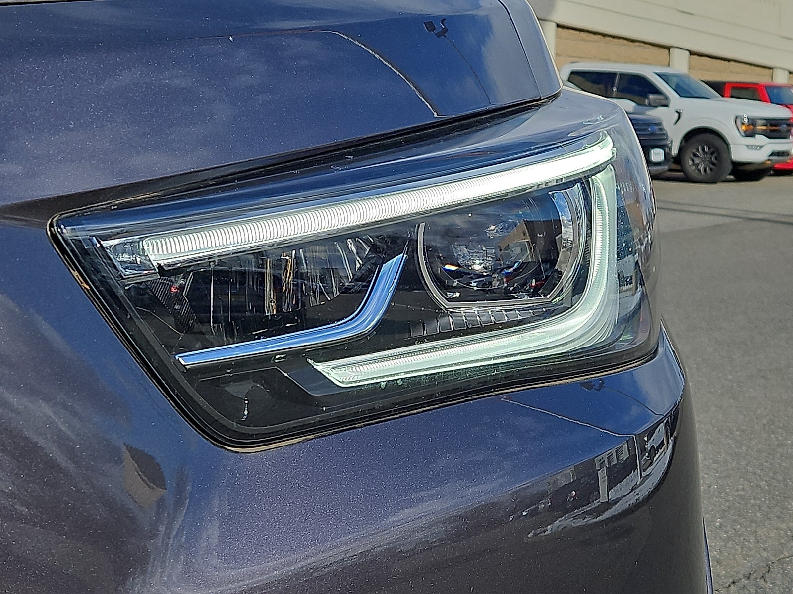 2023 INFINITI QX80 LUXE AWD